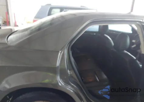 2009 Chrysler 300 Touring z USA, uszkodzony, nr VIN 2C3LA53V99H575287